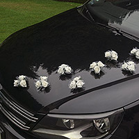 Le Set de 4 Mini Bouquets Ventouse pour Voiture des Mariés