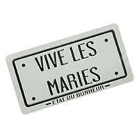 La plaque d'immatriculation Vive les Mariés Grise
