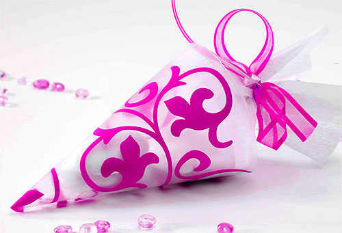 https://www.mariage.fr/dragees/img_prod/cone-fuschia-
11.jpg
