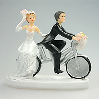 La Figurine Des Maries A Velo Figurine Mariage