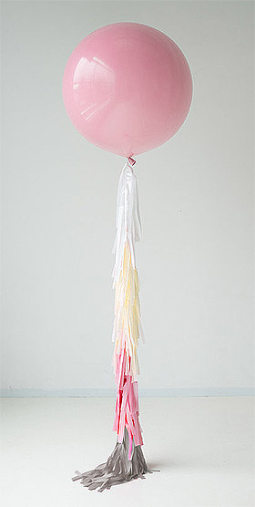 Ballon avec pompon tassel