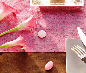 Chemin de Table Tissu Intissé Mariage Fuchsia