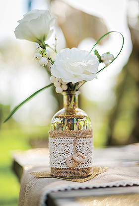 Comment Decorer Un Vase Avec De La Dentelle Comment Decorer Un Vase Avec De La Dentelle