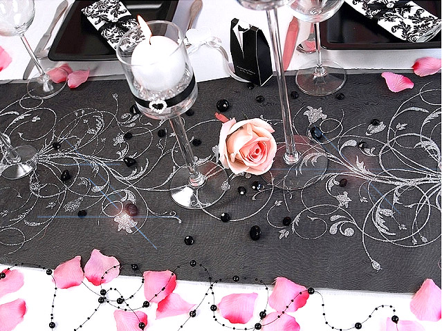 Chemin de Table Organza Noir Paillettes Argent 36cm x 9m