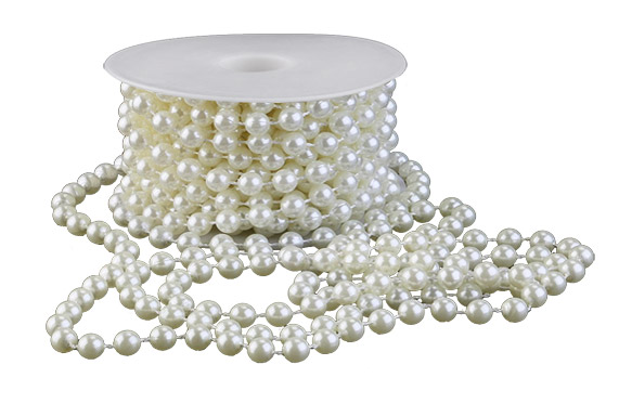 Guirlande en perles blanches mariage pour decoration de chaise