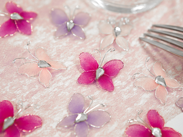 Idées de décoration de table pour un baptême de fille - Thème rose et  papillons