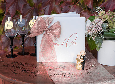 Chemin de Table Rose Gold