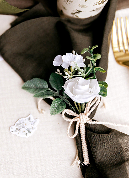 Bouquet Feuillage Rose Blanche Ficelle | Ronds de Serviette mariage