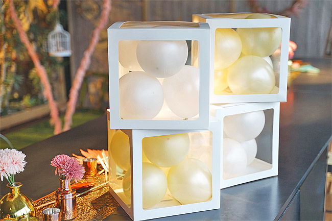 Cube Carton pour Ballons Blanc Deco Salle