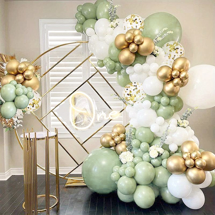 Arche de ballons géante sauge et blanc - Décoration mariage