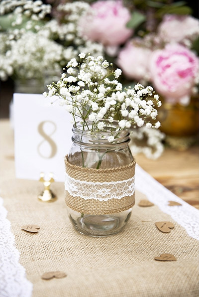 Chemin de table en jute baptême, decoration mariage - Badaboum