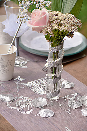 Décoration de Table Mariage avec Pétale Luxe Gris Argent