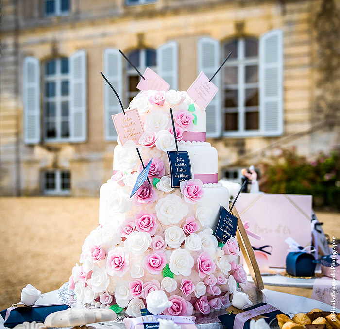 Présentoir pour pièce montée de mariage ou baby shower