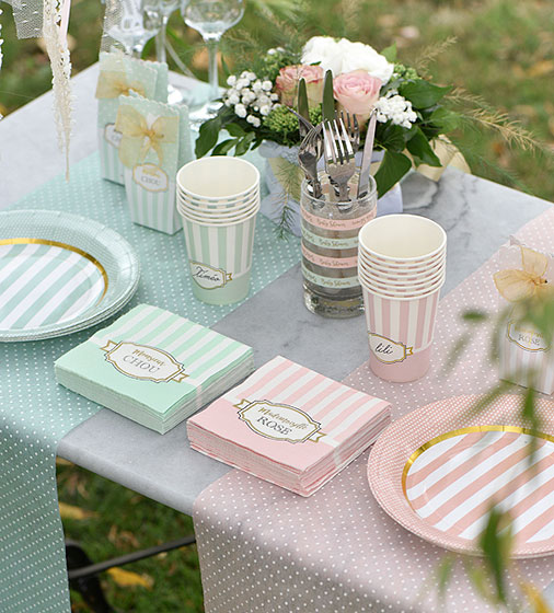 Décoration de table Baby Shower Mlle Rose fille avec fleurs.