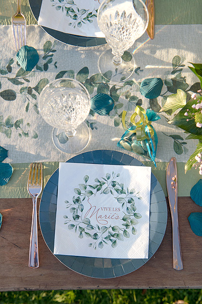 Chemin de table champetre mariage toile de jute et dentelle